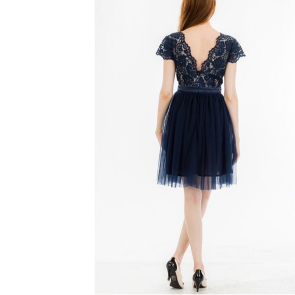 SALE! Lace and tulle dress - Picture 3 of 3